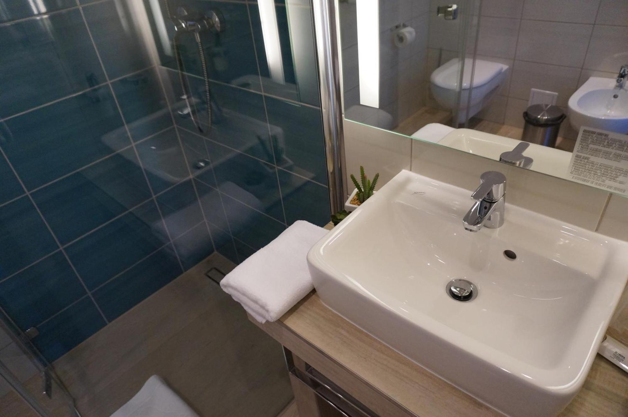 Hotel Arkadia Jelcz-Laskowice Room photo